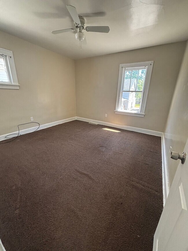 Building Photo - 3bd Single Cash Pay/Section 8