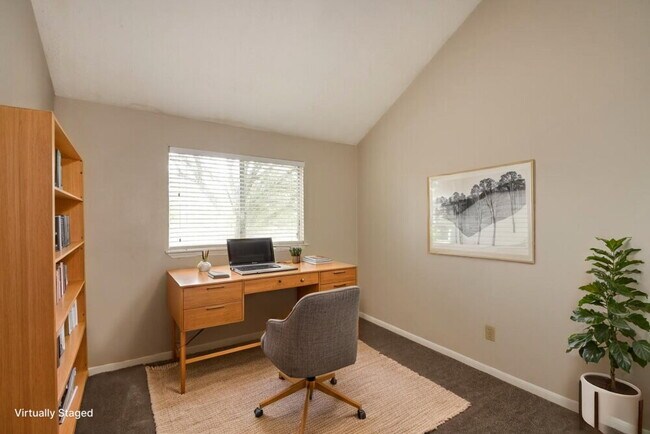 Building Photo - 16602 Quiet Trail Dr