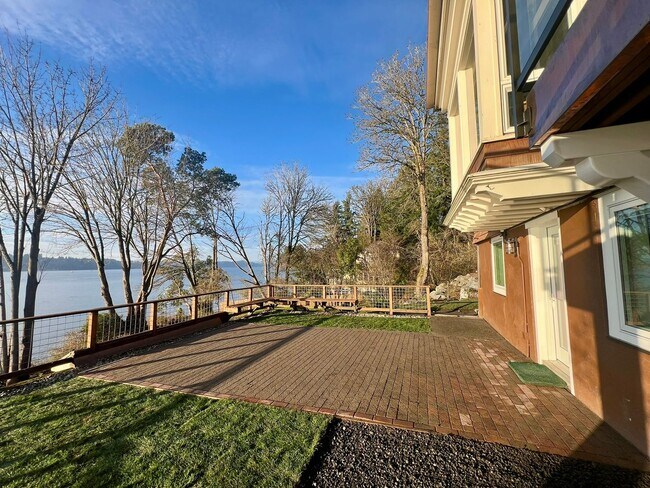 Building Photo - PENDING APPLICATION; Waterfront Apartment on East Bay Drive