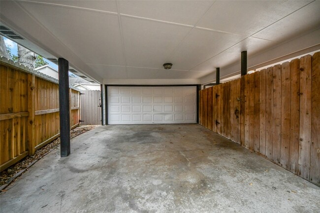 Building Photo - 1407 Sherfield Ridge Dr