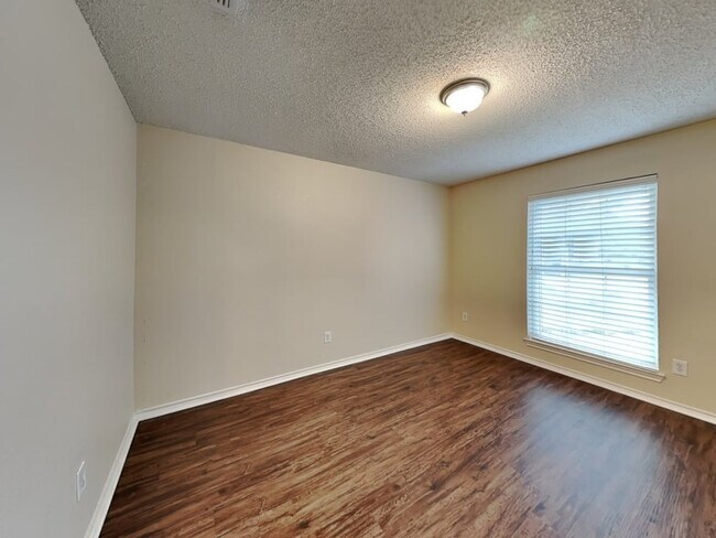 Building Photo - 6937 Meandering Creek Ln