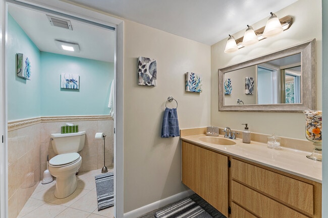 Building Photo - 1001 Seafarer Cir