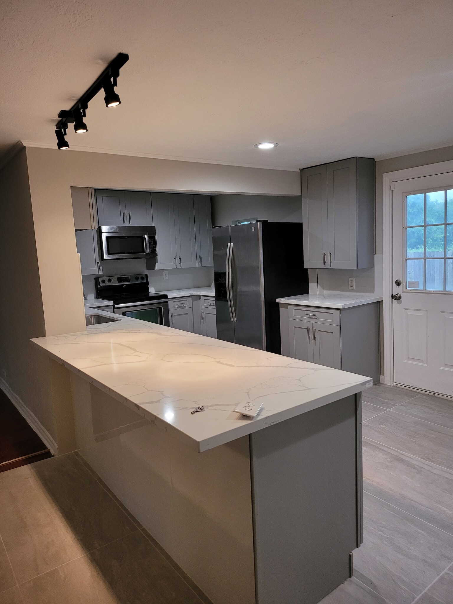 Modern Kitchen - 1722 Tabor St