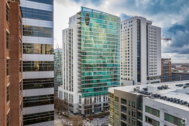 Building Photo - Aqua