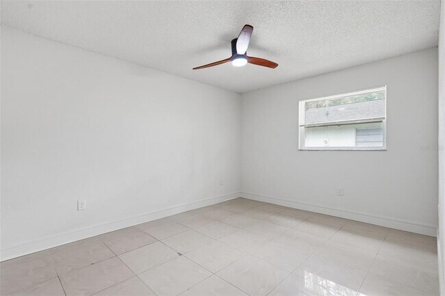 Building Photo - 7133 Pinewood Dr