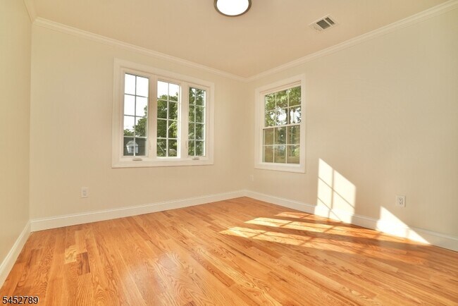 Building Photo - 31 Bellevue Ave