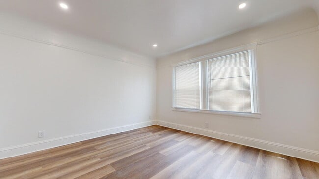Building Photo - Spacious Single Family Home in Outer Missi...