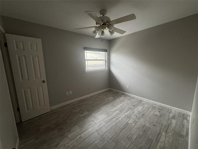 Building Photo - 5814 Shreveport Dr