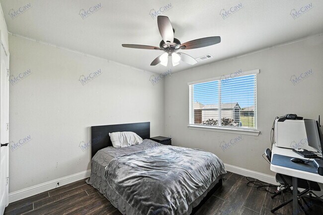 Building Photo - 3829 Honey Grove Dr