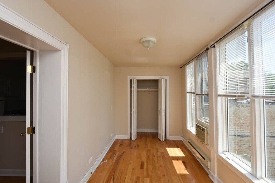 Building Photo - 347 Park Ave