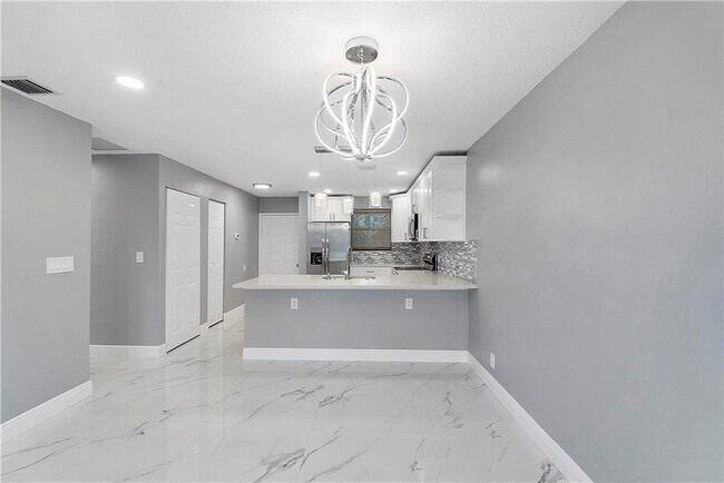 Building Photo - 11477 NW 39th Ct