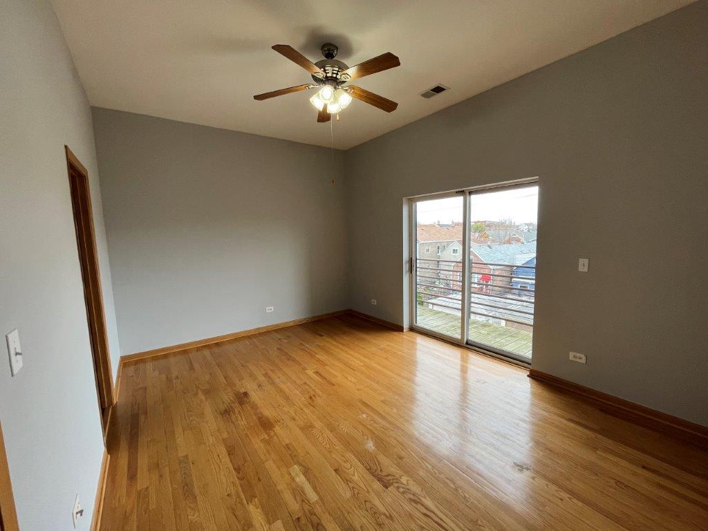 Building Photo - 1918 W Cermak Rd