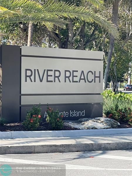 Building Photo - 1101 River Reach Dr