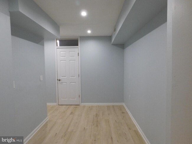 Building Photo - 827 S Harrison St