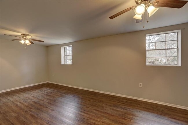 Building Photo - 70 Jonathan Rd