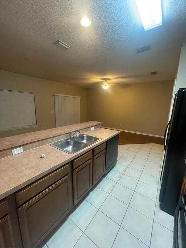 Building Photo - MOVE IN SPECIAL!!!   2 BEDROOM 2 BATHS JAC...