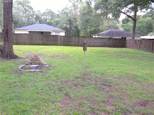 Building Photo - 6015 E Carmel Ln