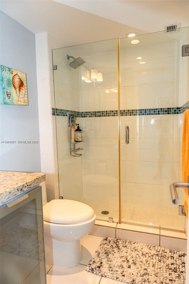 Building Photo - 3140 S Ocean Dr