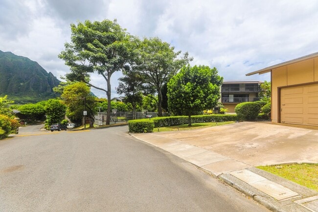 Building Photo - Kaneohe Woods – 3BR/2.5BA home with Mounta...
