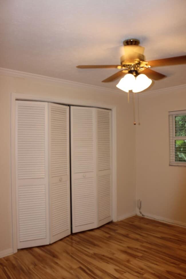 Building Photo - 4 Bedroom/2 Bath/2 Car Garage