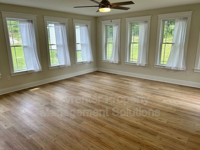 Building Photo - 185 Lindburgh Dr