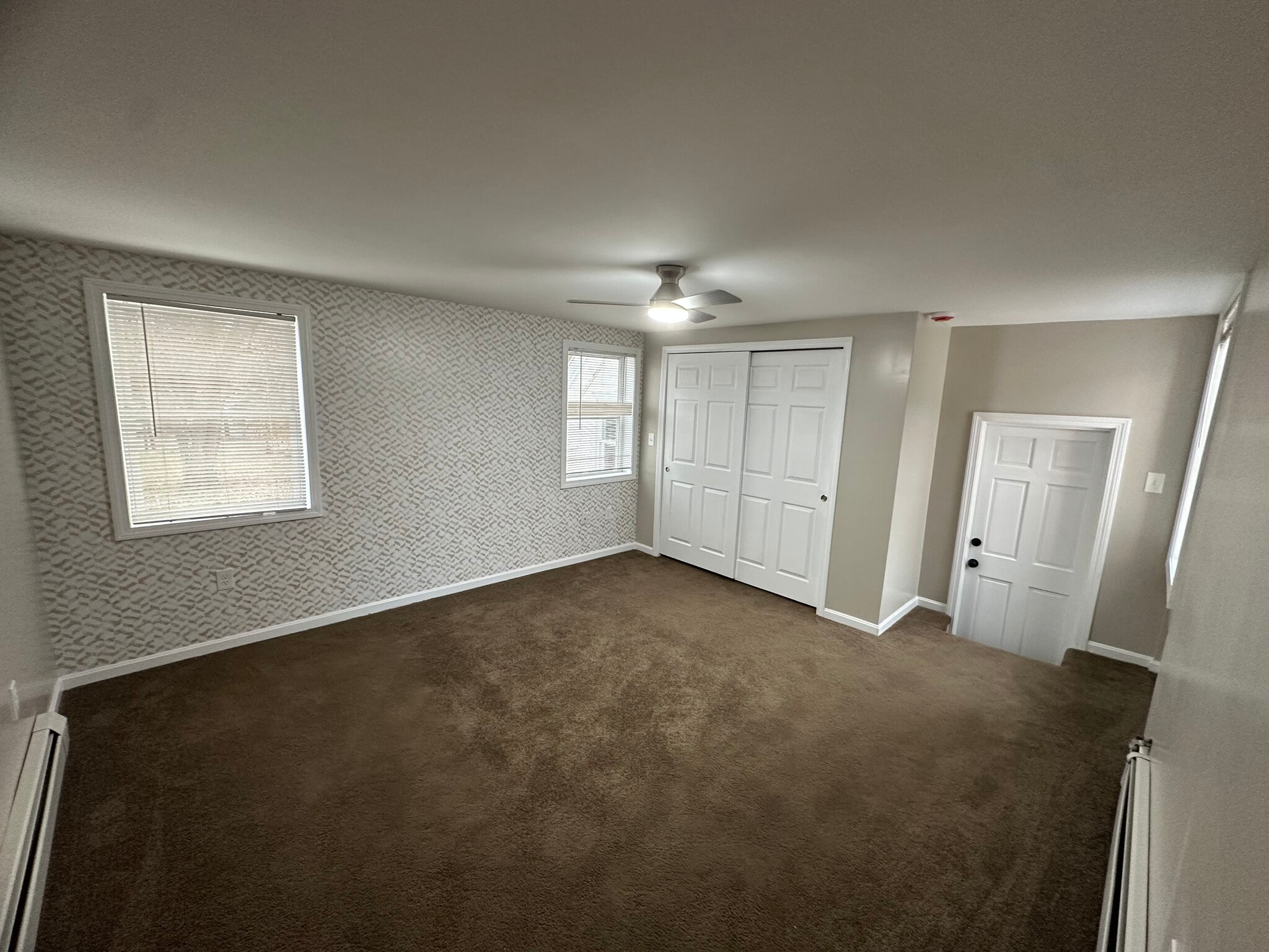 Building Photo - 17 Central St