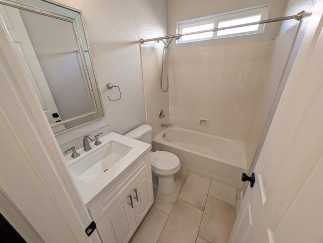 Building Photo - 1045 Ambrosia Dr
