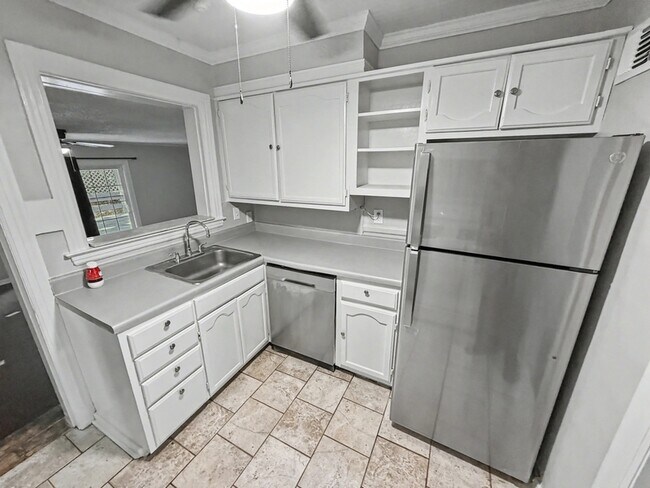 Building Photo - 987 Parkhaven Ln
