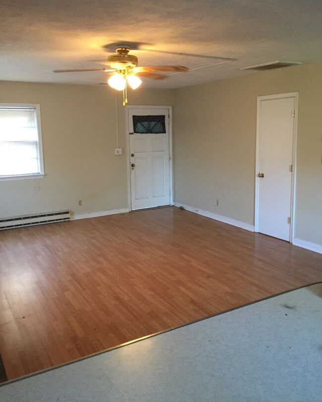 Building Photo - 410 Dorrier Dr