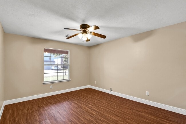 Building Photo - 914 Ivycroft Ln