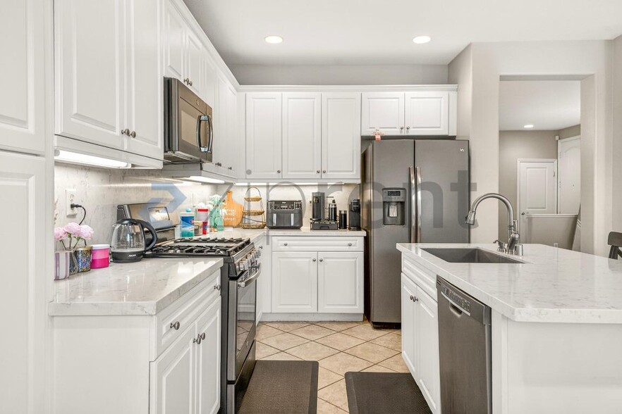 Building Photo - 19341 Opal Ln