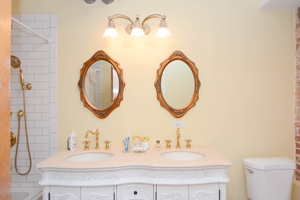 Building Photo - 1723 W Erie St