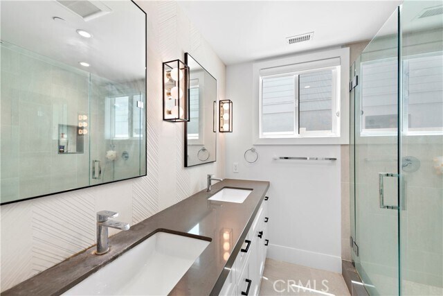 Building Photo - 2507 Alta Vista Dr