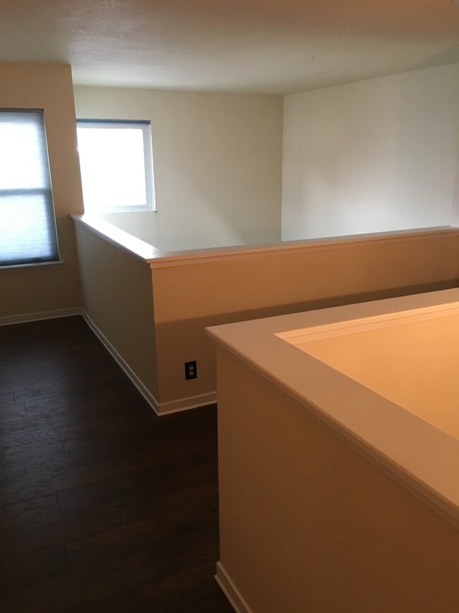 Building Photo - 7565 Lighthouse Ln