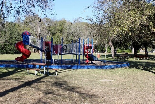 Building Photo - 3117 Fritz Hughes Park Rd