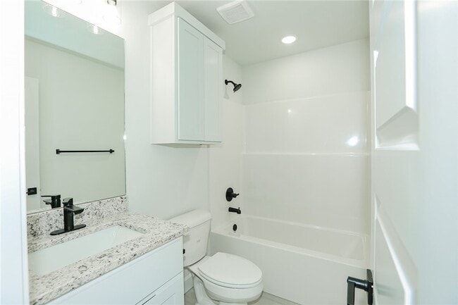 Building Photo - 3213 SW Lovely Ln