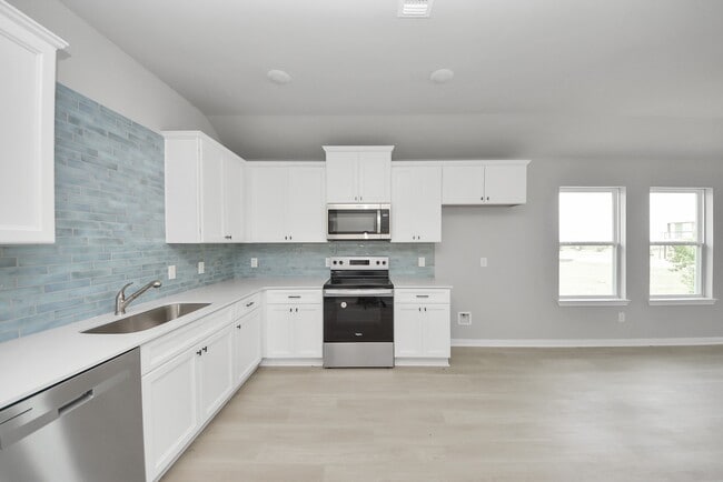 Building Photo - 1105 W Bayshore Dr