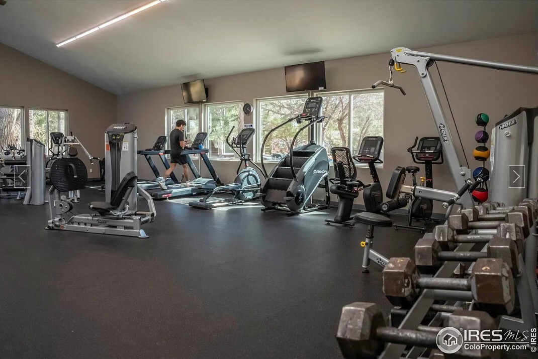 Building Photo - 2835 Springdale Ln