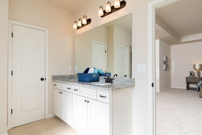 Building Photo - 1856 Hanover W Dr