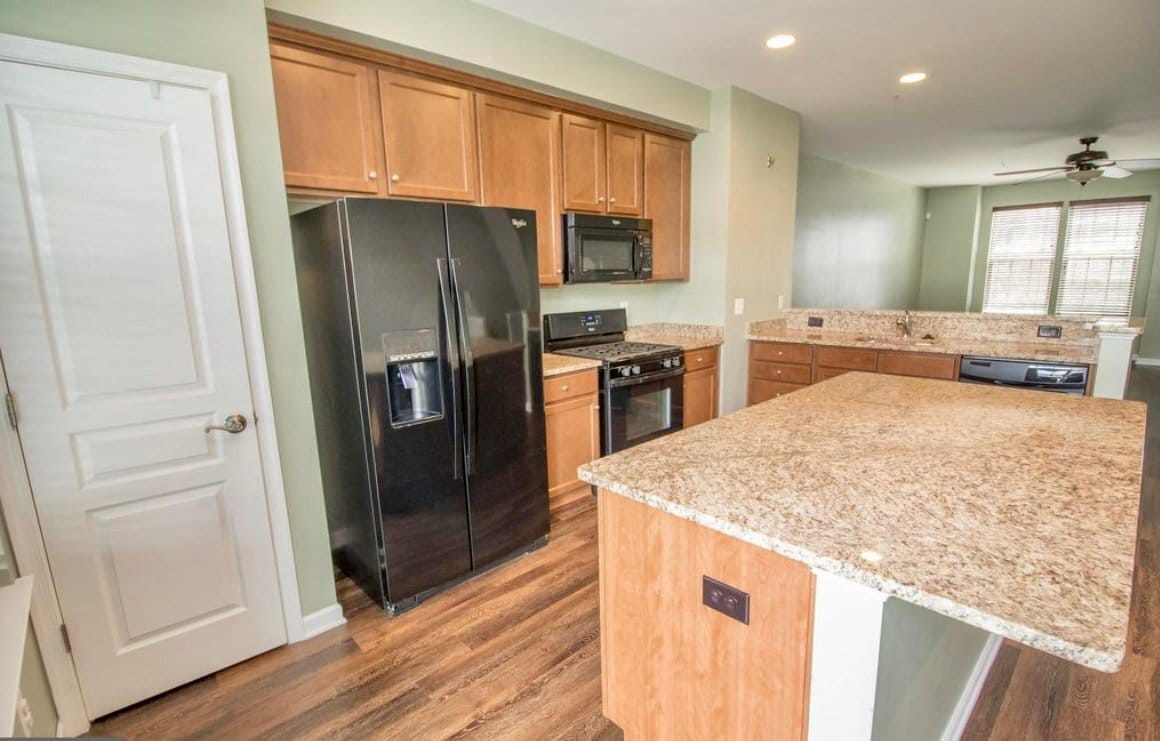 Building Photo - 23141 Foxglove Way