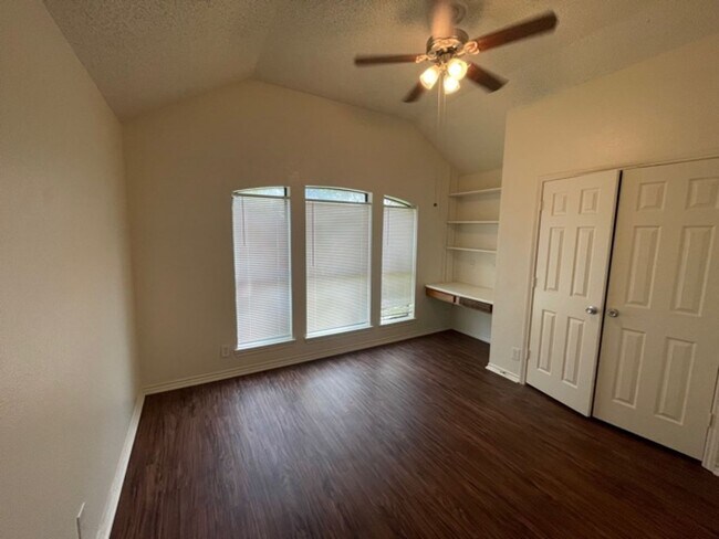 Building Photo - Nice 1 Story Home in Grand Prairie in Dall...