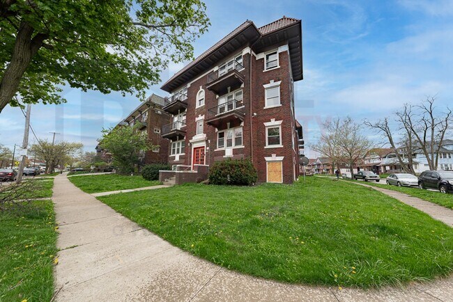 Building Photo - Cozy Living near University Circle