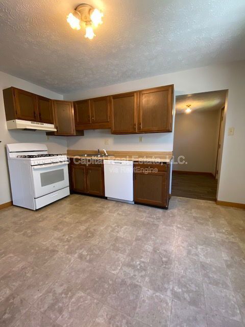 Building Photo - 2011 Harris