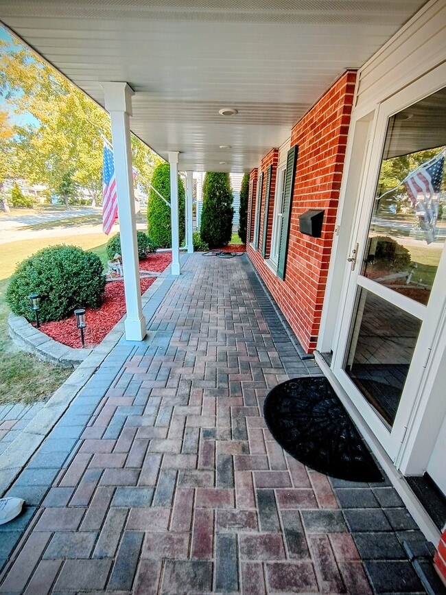 Building Photo - 1367 S Elizabeth St