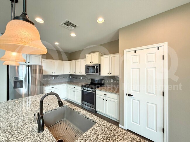 Building Photo - 5495 W Victory Way