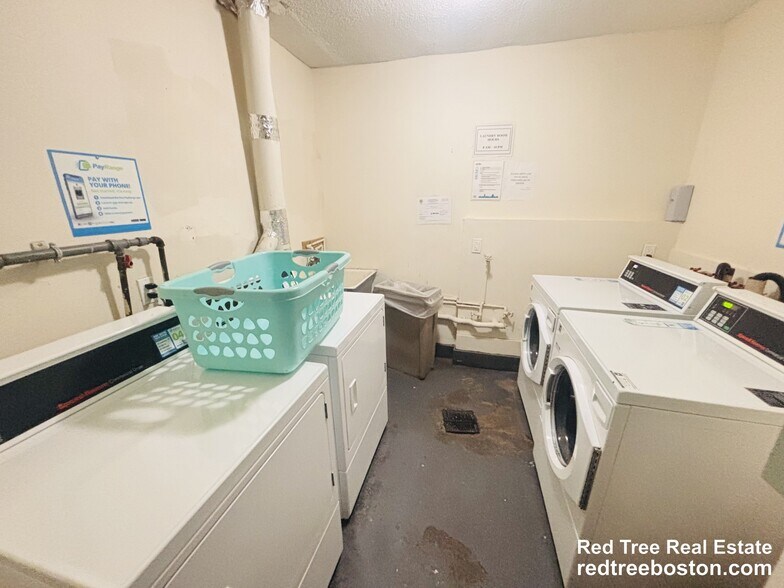 Building Photo - 75 Gardner St