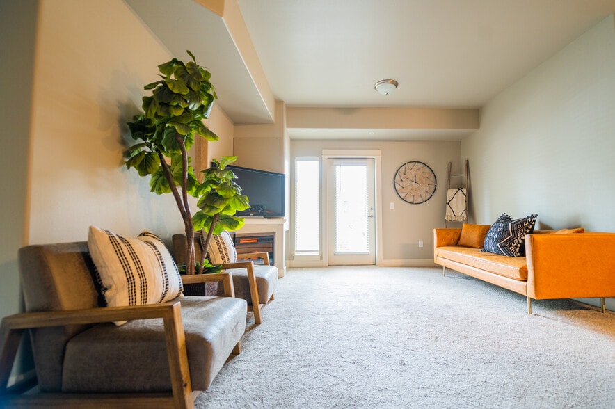 Primary Photo - The Reserve @ Brookswood