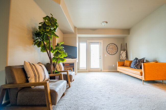 Building Photo - Reserve at Brookwood