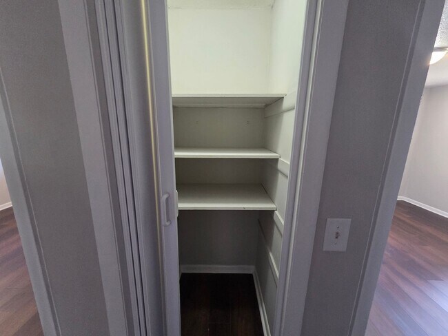 Building Photo - Move In This November & Save Big! Half Off Deposit + First Month’s Rent + Admin Fee Waived!