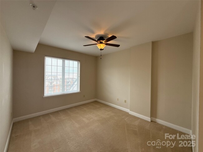 Building Photo - 300 W 5th St